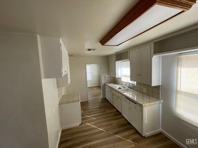 115 Cypress Street, Bakersfield, CA 93304