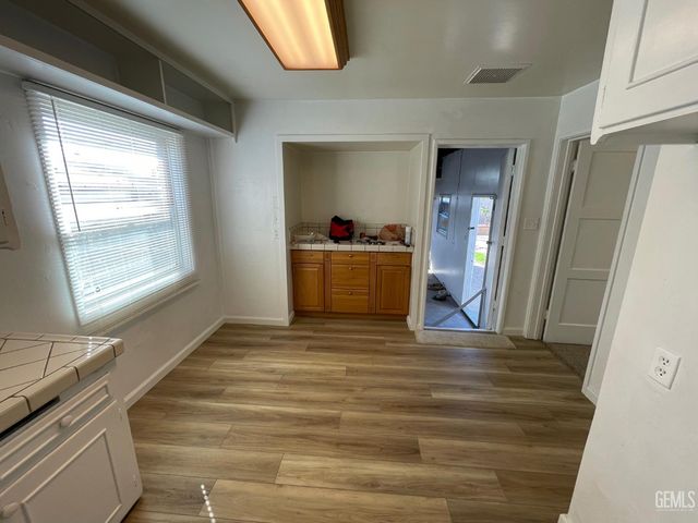 115 Cypress Street, Bakersfield, CA 93304