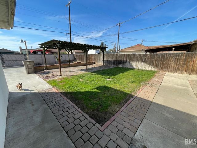 115 Cypress Street, Bakersfield, CA 93304