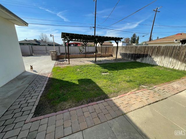 115 Cypress Street, Bakersfield, CA 93304
