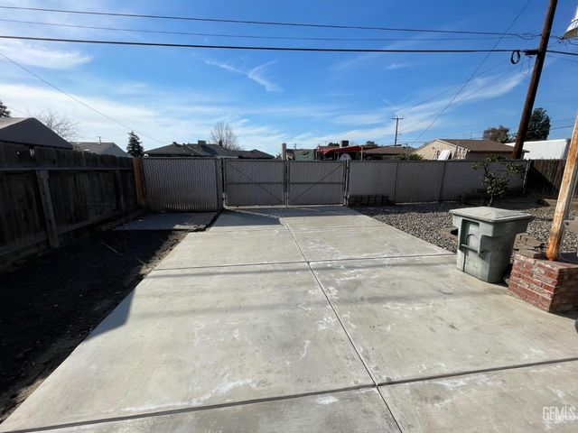 115 Cypress Street, Bakersfield, CA 93304