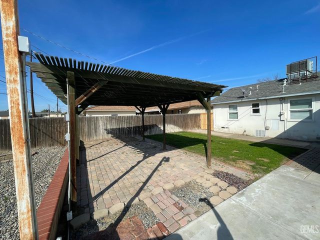 115 Cypress Street, Bakersfield, CA 93304