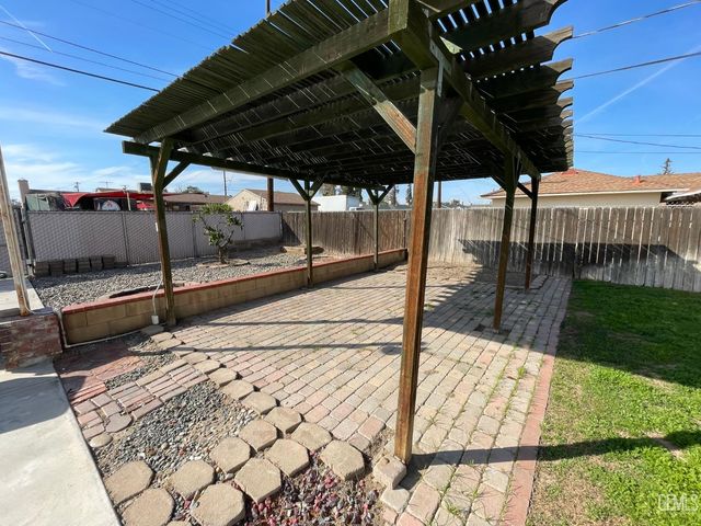 115 Cypress Street, Bakersfield, CA 93304