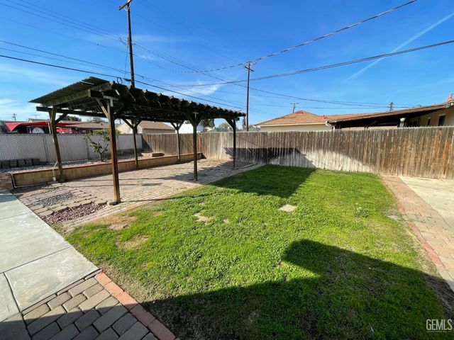 115 Cypress Street, Bakersfield, CA 93304