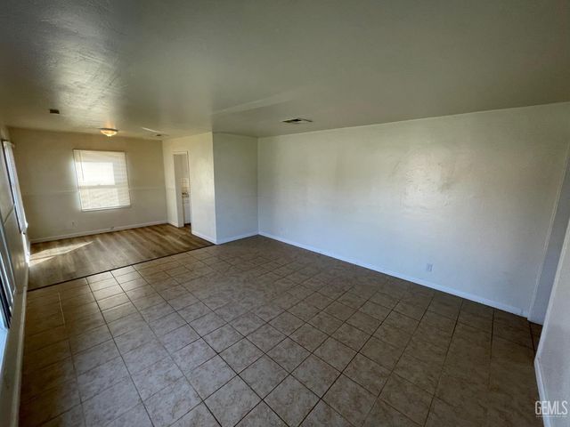 115 Cypress Street, Bakersfield, CA 93304