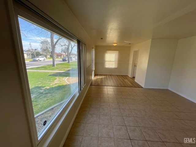 115 Cypress Street, Bakersfield, CA 93304