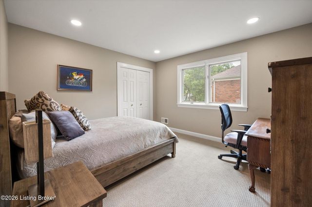 5407 Navajo Rd, Louisville, KY 40207
