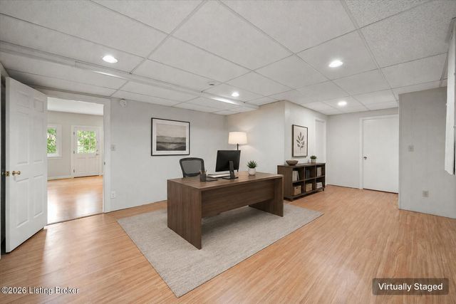 5407 Navajo Rd, Louisville, KY 40207