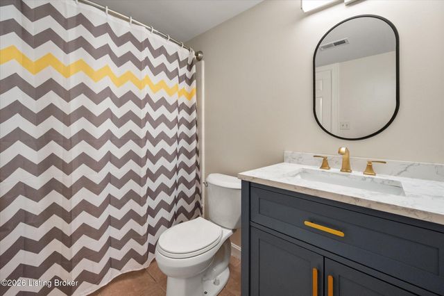 5407 Navajo Rd, Louisville, KY 40207