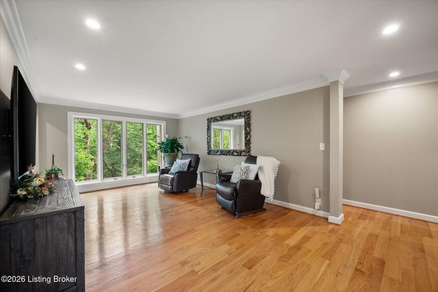 5407 Navajo Rd, Louisville, KY 40207