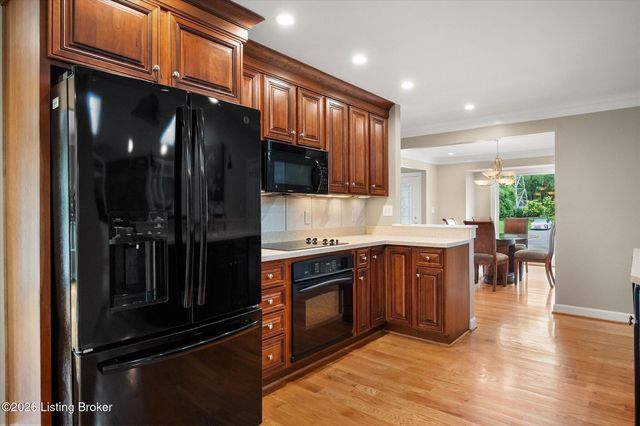 5407 Navajo Rd, Louisville, KY 40207