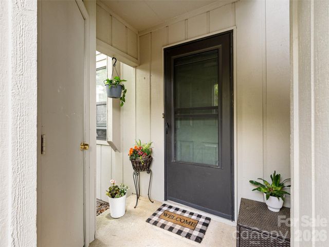 1305 Abbey Circle, Asheville, NC 28805