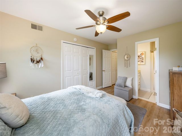 1305 Abbey Circle, Asheville, NC 28805