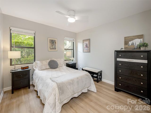 1305 Abbey Circle, Asheville, NC 28805