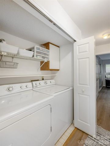 1305 Abbey Circle, Asheville, NC 28805