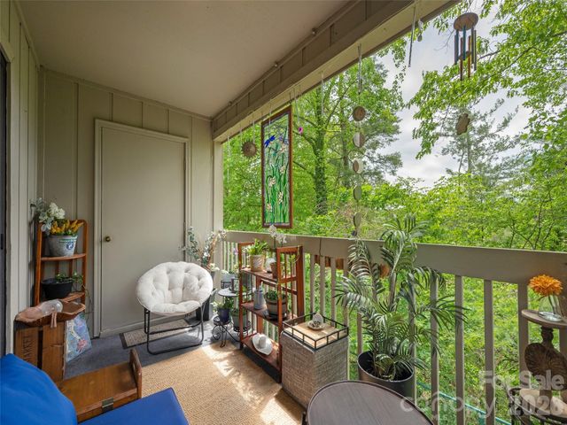 1305 Abbey Circle, Asheville, NC 28805