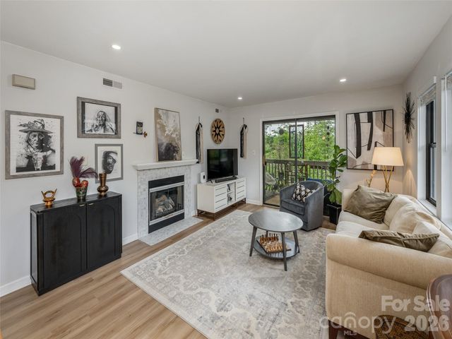 1305 Abbey Circle, Asheville, NC 28805