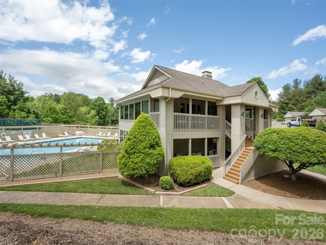 1305 Abbey Circle, Asheville, NC 28805