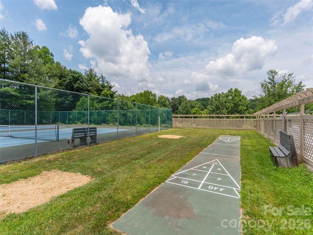 1305 Abbey Circle, Asheville, NC 28805