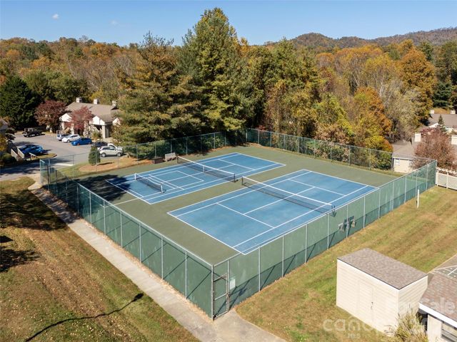 1305 Abbey Circle, Asheville, NC 28805