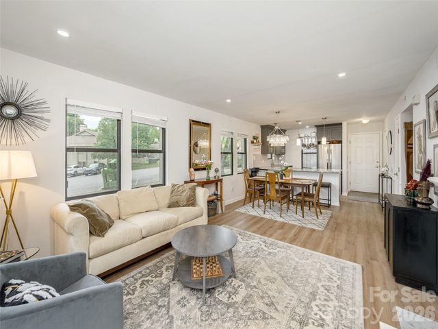 1305 Abbey Circle, Asheville, NC 28805