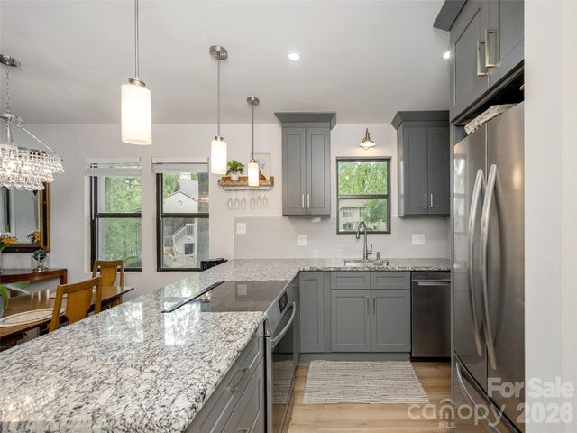 1305 Abbey Circle, Asheville, NC 28805