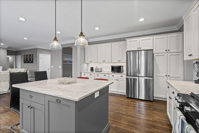 31 Stablegate Drive, Ballston, NY 12019
