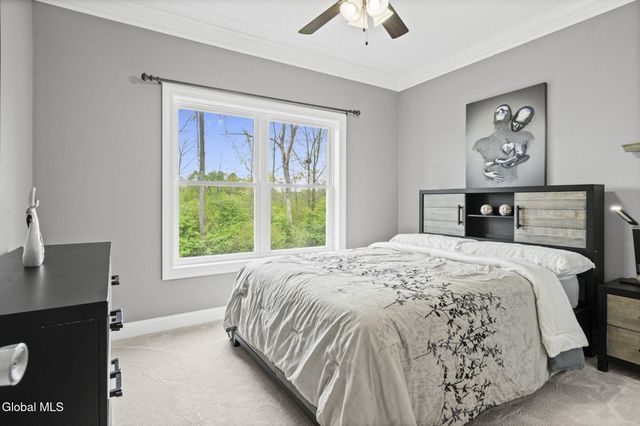 31 Stablegate Drive, Ballston, NY 12019