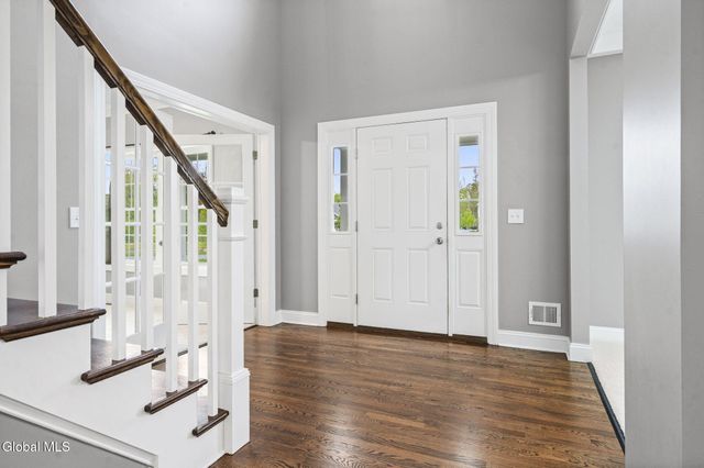 31 Stablegate Drive, Ballston, NY 12019