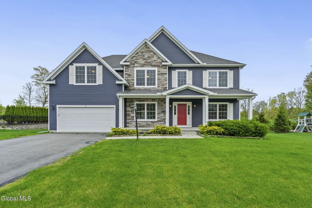 31 Stablegate Drive, Ballston, NY 12019