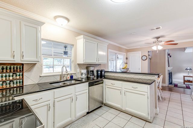 10435 Rock Cove Ln, Converse, TX 78109