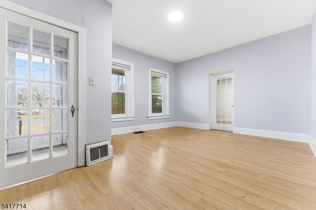 575 Memorial Pkwy, Phillipsburg Town, NJ 08865