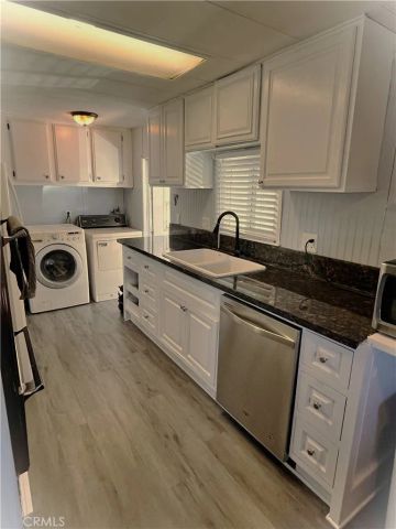 9391 California 7, Riverside, CA 92503