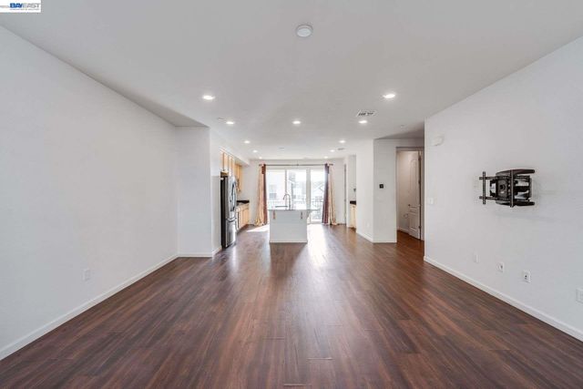 6914 Geyserville St, Dublin, CA 94568