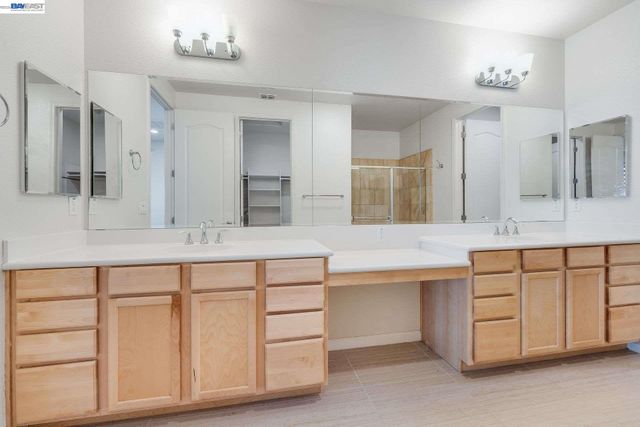 6914 Geyserville St, Dublin, CA 94568