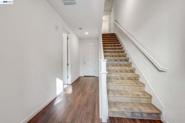 6914 Geyserville St, Dublin, CA 94568