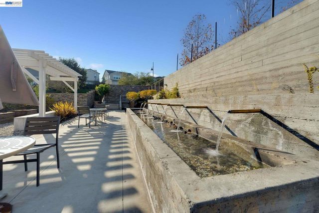 6914 Geyserville St, Dublin, CA 94568