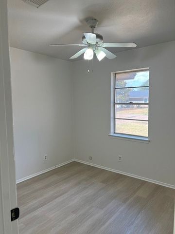 2312 Meadow Crest, Irving, TX 75060