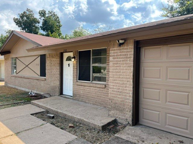 2312 Meadow Crest, Irving, TX 75060