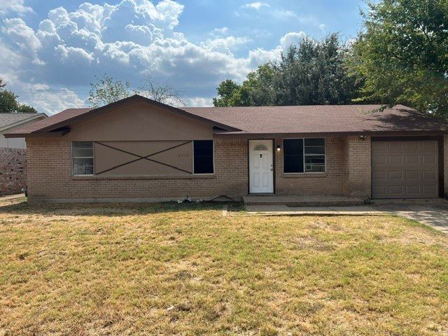 2312 Meadow Crest, Irving, TX 75060