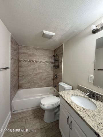 4321 PLAZA GATE Lane S 202, Jacksonville, FL 32217