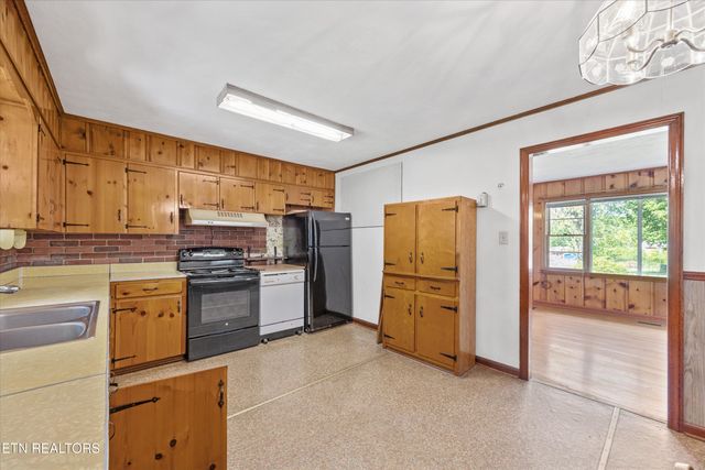 107 Hillcrest Lane, Kingston, TN 37763