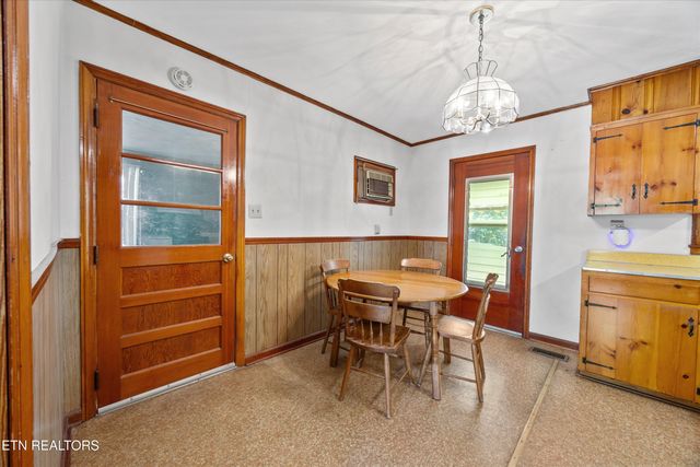 107 Hillcrest Lane, Kingston, TN 37763