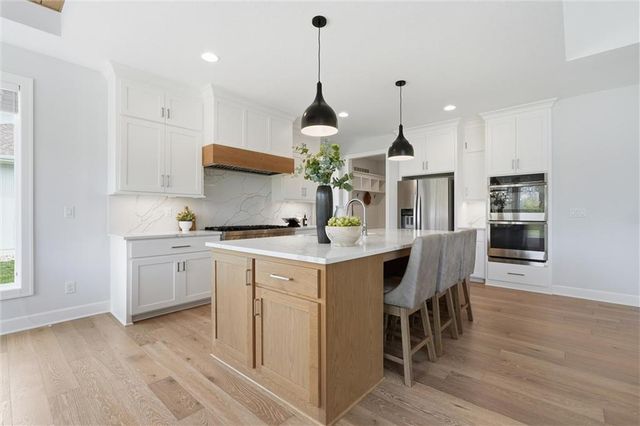 14686 S Parkhill Street, Olathe, KS 66062