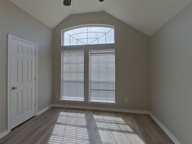 1533 Mill Creek Drive, Desoto, TX 75115