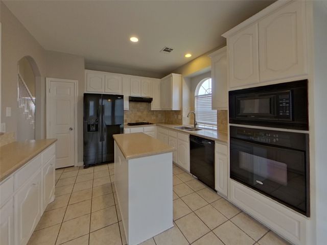 1533 Mill Creek Drive, Desoto, TX 75115