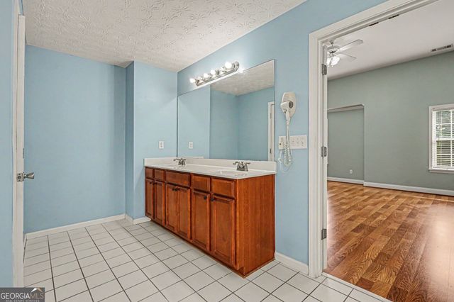1420 Rose Terrace Circle, Loganville, GA 30052