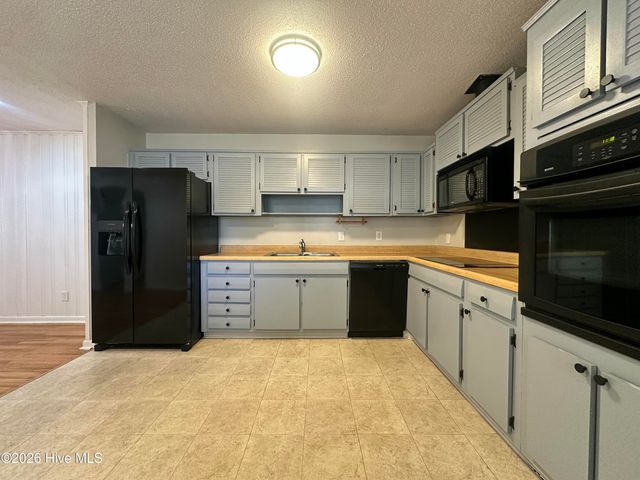 1030 Daniel Drive, Jacksonville, NC 28540