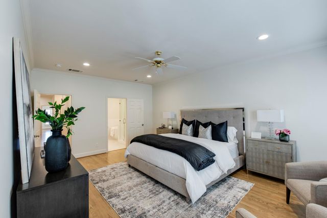 5144 Chevy Chase Drive, Houston, TX 77056