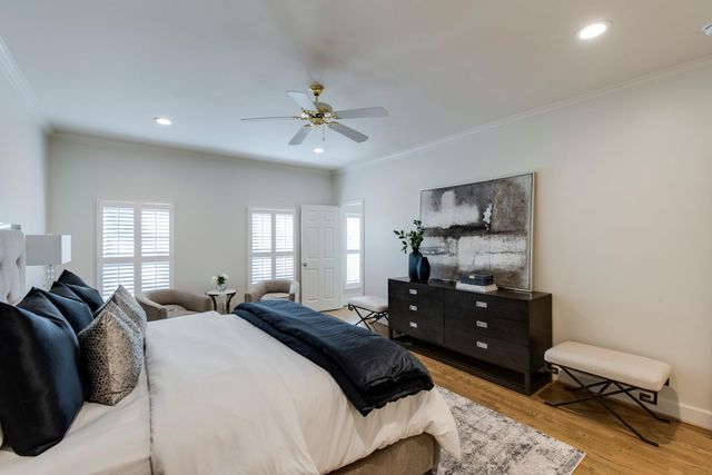 5144 Chevy Chase Drive, Houston, TX 77056